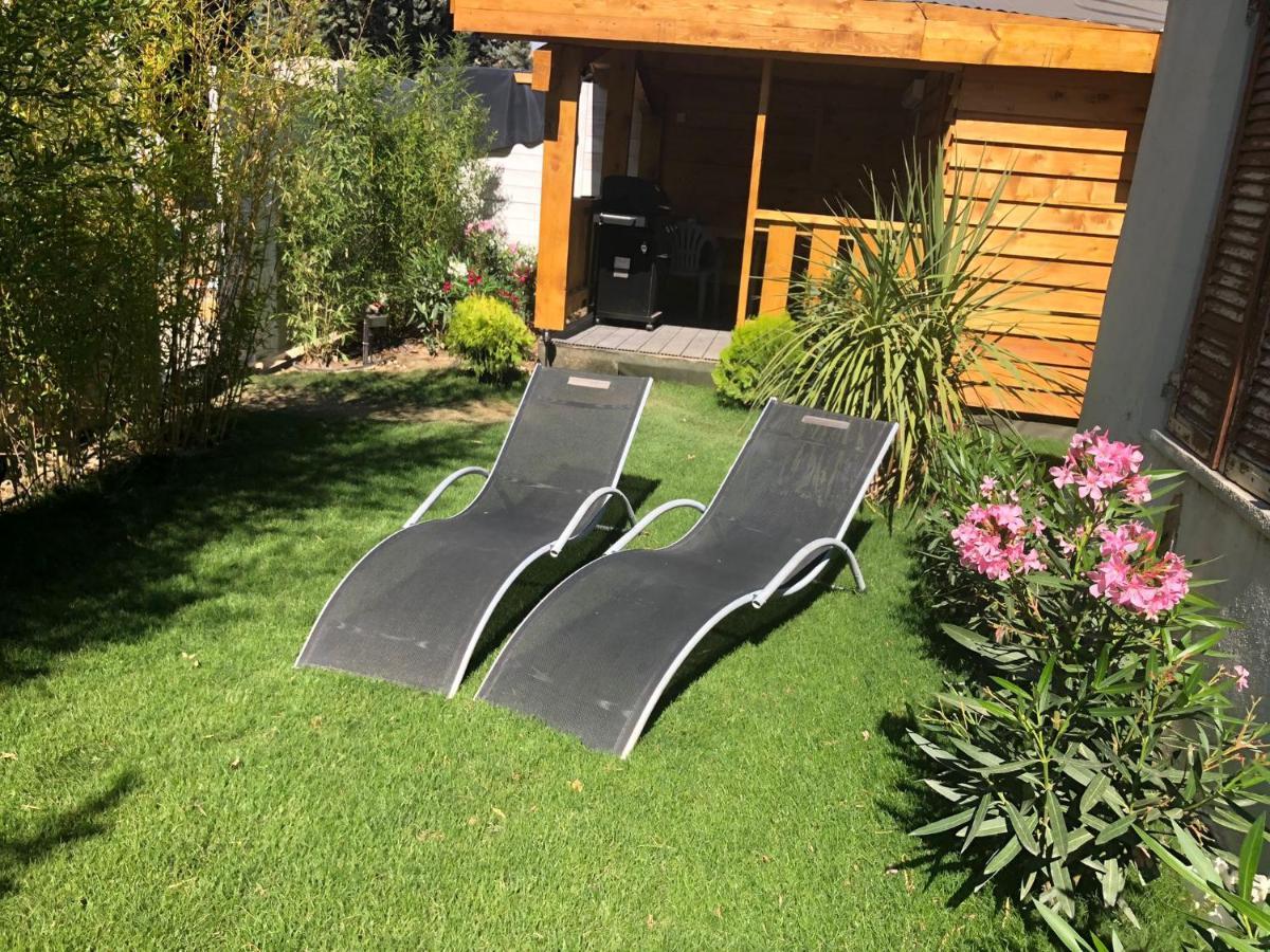 Chalet Mont Ventoux Et Chalet Vip Camaret-sur-Aigues Номер фото