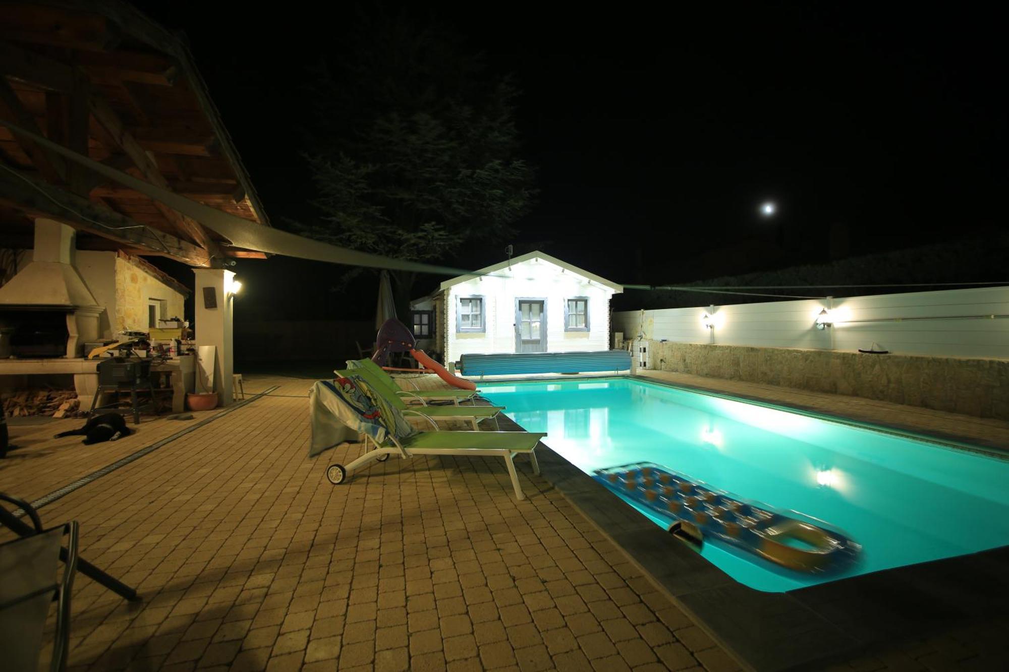 Chalet Mont Ventoux Et Chalet Vip Camaret-sur-Aigues Номер фото
