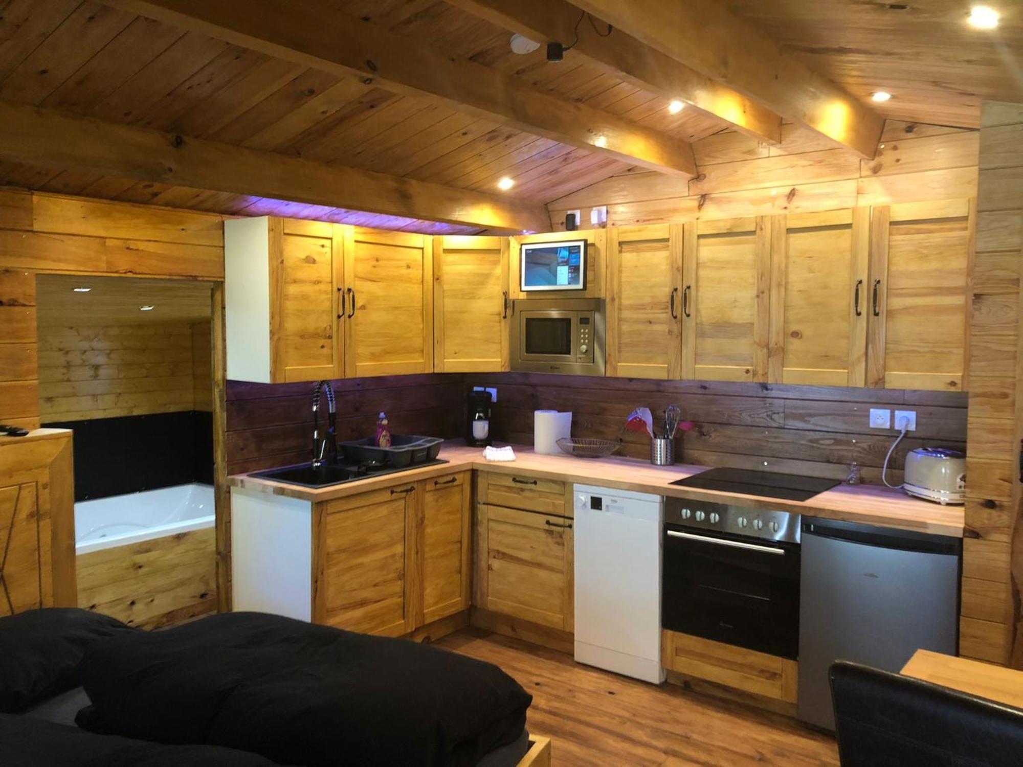 Chalet Mont Ventoux Et Chalet Vip Camaret-sur-Aigues Номер фото